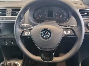 Volkswagen Polo Vivo hatch 1.6 Highline - Image 17