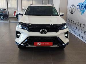 Toyota Fortuner 2.4GD-6 manual - Image 2