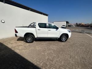 Toyota Hilux 2.8GD-6 double cab Raider auto - Image 3