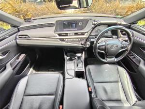 Lexus ES 250 EX - Image 15