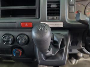 Toyota Hiace 2.5D-4D Ses-fikile 16-seater - Image 10