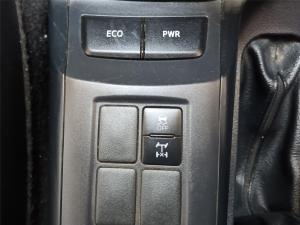 Toyota Fortuner 2.4GD-6 manual - Image 10