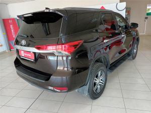 Toyota Fortuner 2.4GD-6 manual - Image 23