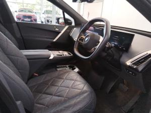 BMW iX xDrive40 - Image 11