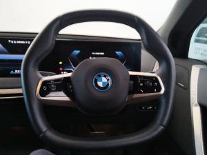 BMW iX xDrive40 - Image 12