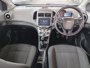 Chevrolet Sonic sedan 1.6 LS - Image 5