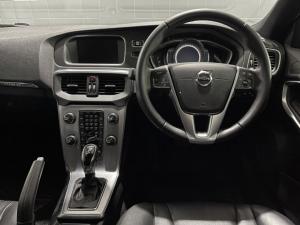 Volvo V40 Cross Country T4 Excel auto - Image 11