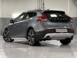 Volvo V40 Cross Country T4 Excel auto - Image 5