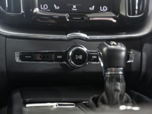 Volvo XC60 D4 AWD Momentum - Image 15