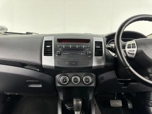 Mitsubishi Outlander 2.4 GLS automatic - Image 12