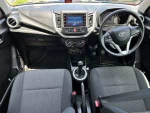 Toyota Vitz 1.0 XR manual - Image 5