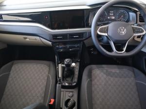 Volkswagen Polo sedan 1.6 Life manual - Image 19