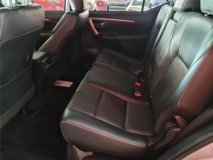 Toyota Fortuner 2.4GD-6 manual - Image 17
