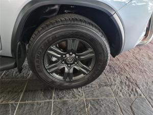 Toyota Fortuner 2.4GD-6 manual - Image 25