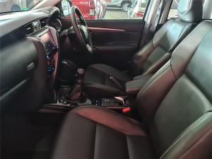 Toyota Fortuner 2.4GD-6 manual - Image 5