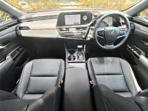 Lexus ES 250 EX - Image 17
