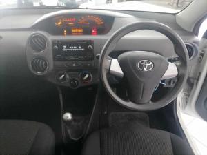 Toyota Etios hatch 1.5 Sport - Image 10