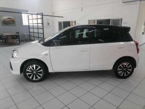 Toyota Etios hatch 1.5 Sport - Image 3