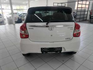 Toyota Etios hatch 1.5 Sport - Image 6