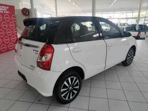 Toyota Etios hatch 1.5 Sport - Image 7
