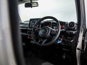 Suzuki Jimny 1.5 GLX AllGrip 5-door manual - Image 14