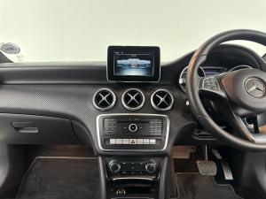 Mercedes-Benz A 200d Urban automatic - Image 9