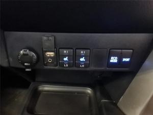 Toyota RAV4 2.2D-4D AWD VX - Image 21