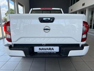 Nissan Navara 2.5DDTi double cab LE auto