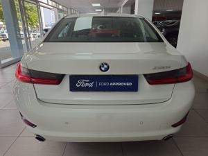 BMW 3 Series 320i - Image 7