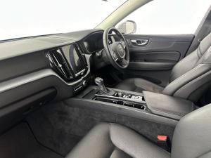 Volvo XC60 D4 Momentum Geartronic AWD - Image 4