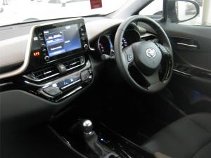 Toyota C-HR 1.2T Luxury - Image 17