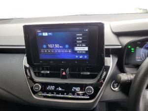 Toyota Corolla 1.8 XS Hybrid CVT - Image 12