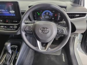 Toyota Corolla 1.8 XS Hybrid CVT - Image 14