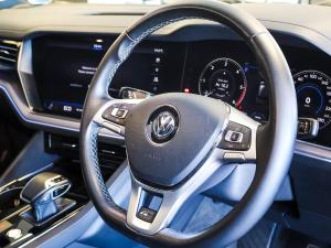 Volkswagen Touareg V6 TDI Executive R-Line - Image 8
