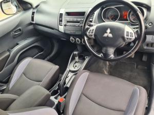 Mitsubishi Outlander 2.4 GLS automatic - Image 7