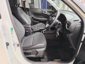 Hyundai Venue 1.0T Fluid auto - Image 8
