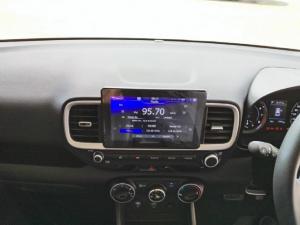 Hyundai Venue 1.0T Fluid auto - Image 9