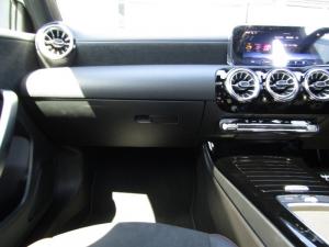 Mercedes-Benz A200 automatic - Image 2