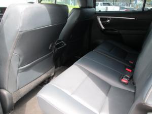 Toyota Fortuner 2.4GD-6 manual - Image 12