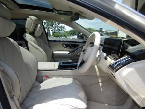 Mercedes-Benz Maybach S680 - Image 5