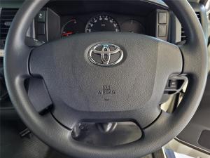 Toyota Hiace 2.7 Ses-fikile 16-seater - Image 13