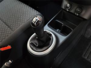 Toyota Vitz 1.0 XR manual - Image 11