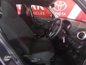 Toyota Vitz 1.0 XR manual - Image 10