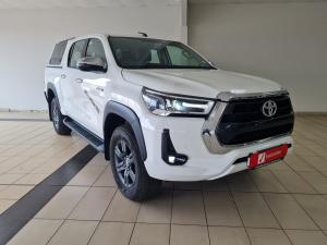 Toyota Hilux 2.8GD-6 double cab Raider auto - Image 1