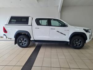 Toyota Hilux 2.8GD-6 double cab Raider auto - Image 3