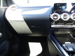 Mercedes-Benz GLA 200 Progressive automatic - Image 4
