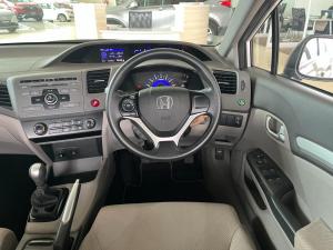 Honda Civic sedan 1.6 Comfort - Image 7