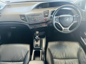 Honda Civic sedan 1.8 Executive auto - Image 9