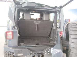 Jeep Wrangler Unlimited 3.6L Sahara - Image 7