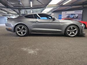 Ford Mustang 5.0 GT fastback - Image 3